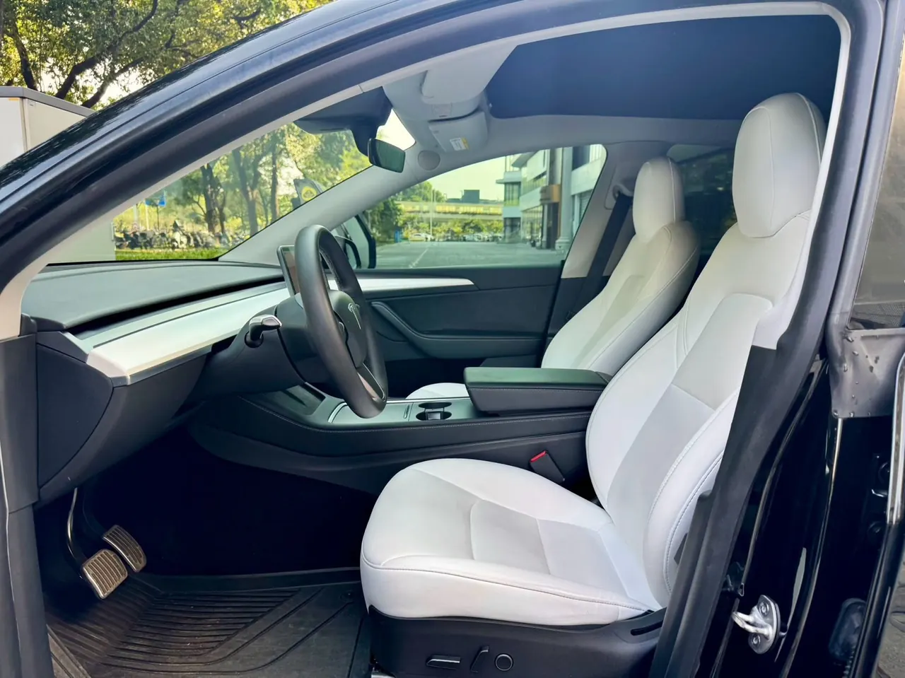 Tesla 2022 Model Y rear-wheel drive version automatic transmission 5