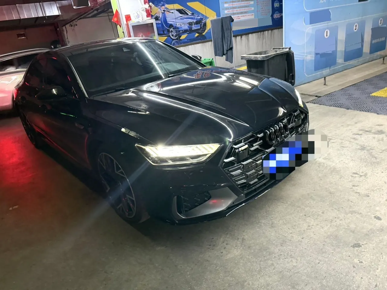 Audi 2024 A7L 2.0TFSI 45TFSI Quattro Black Samurai Edition Automatic Gear 3