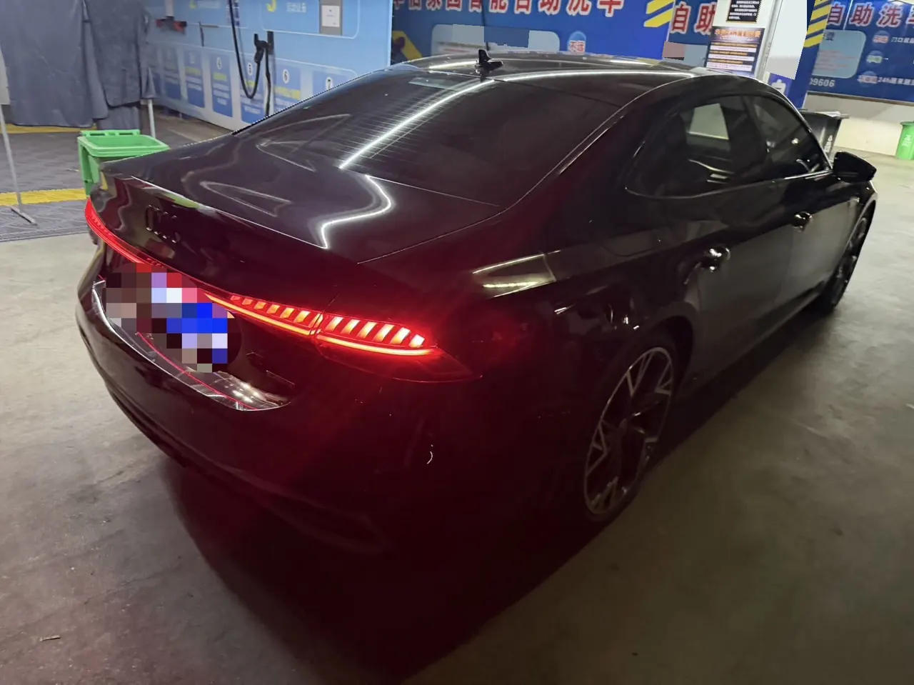 Audi 2024 A7L 2.0TFSI 45TFSI Quattro Black Samurai Edition Automatic Gear 9