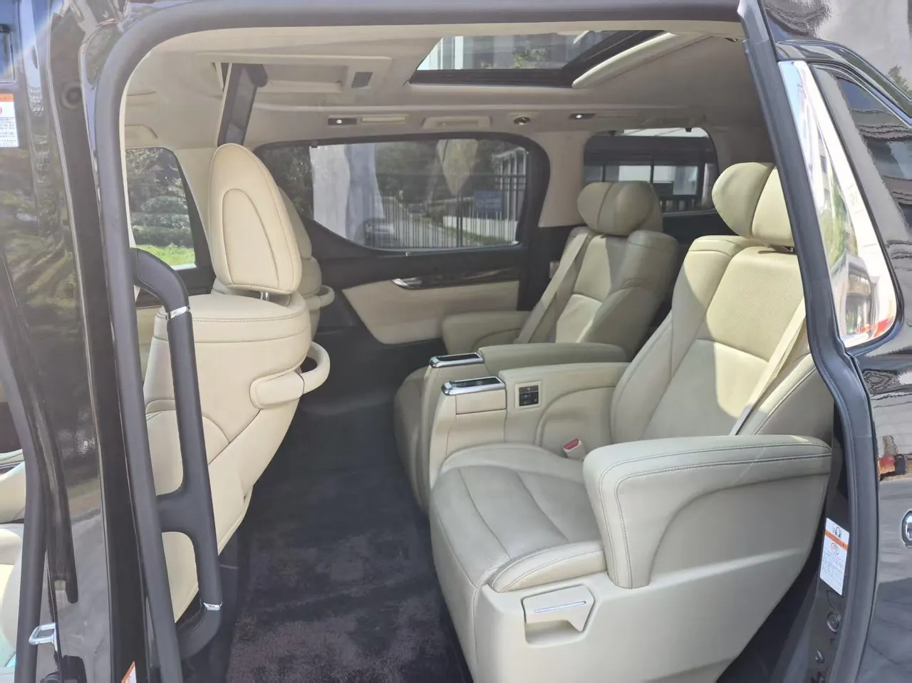 Toyota Erffa (Imported) 2021 Erffa 2.5 Stepless Deluxe Edition Automatic Gear 3