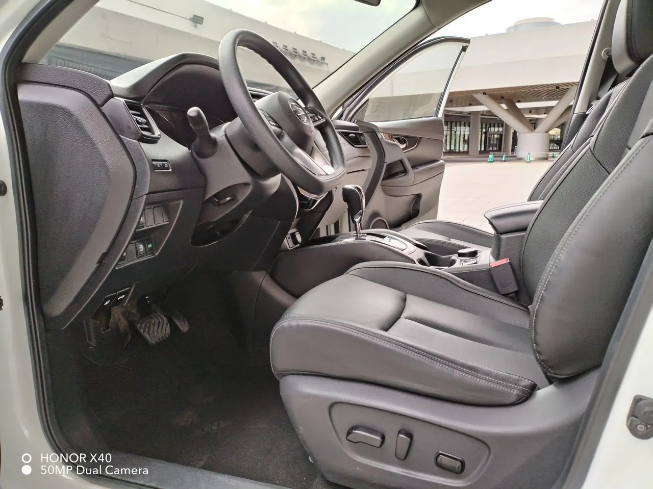 Nissan 2021 Qijun 2.5 Stepless XL ITS Four-wheel Drive Luxury Commemorative Edition Automatic Gear 4