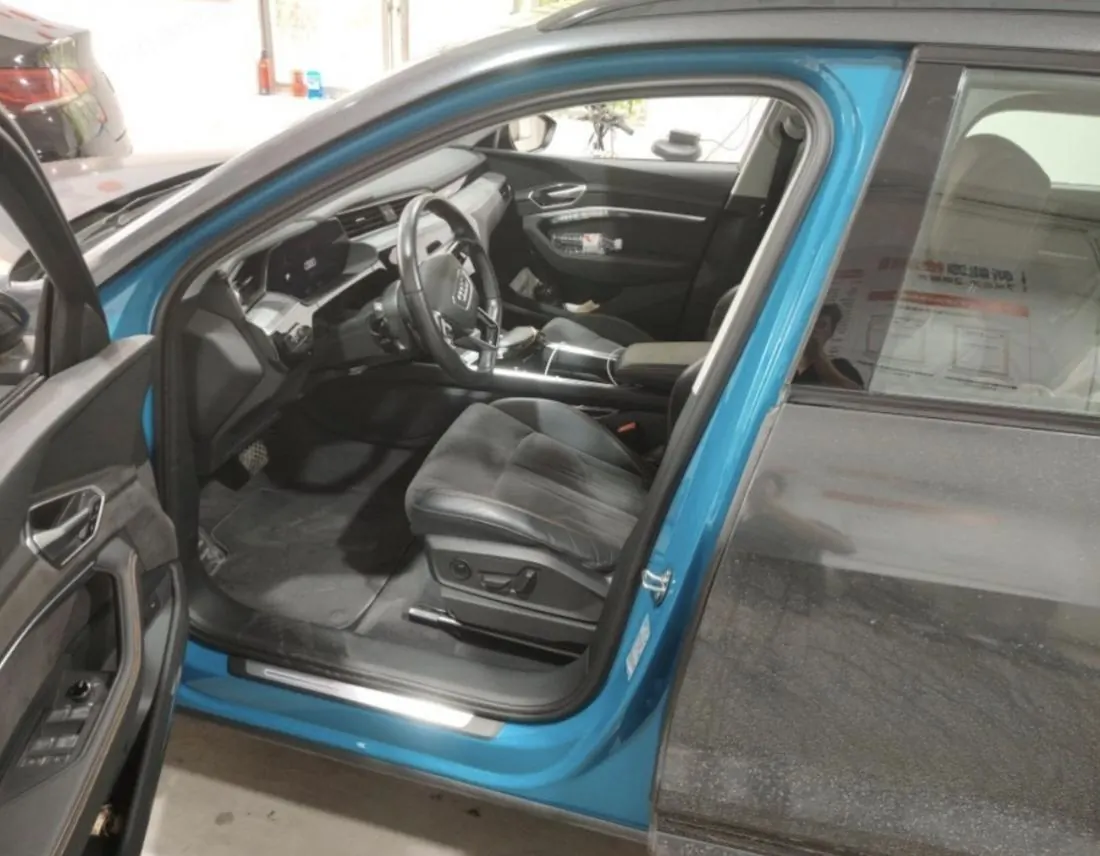 Audi 2021 e-tron 50 Quattro Complete Selection of Automatic Transmission 3