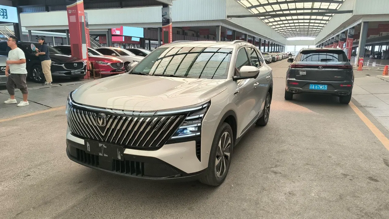 Open image lightbox: ChangAn 2026 CS75 PLUS 1.5T Blue Whale Super Qing Tianshu Pilot Automatic Gear