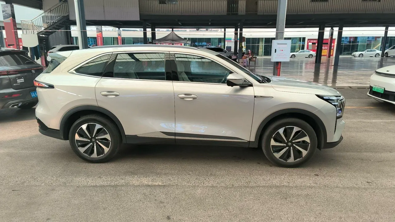ChangAn 2026 CS75 PLUS 1.5T Blue Whale Super Qing Tianshu Pilot Automatic Gear 4