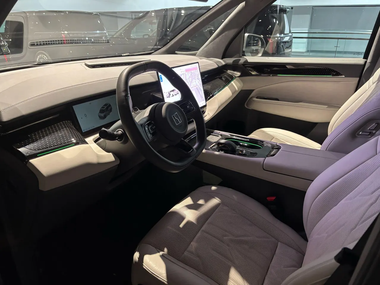 Zeekr 2024 Zeekr 009 seven-seat aisle version four-wheel drive 108kWh automatic gear 2