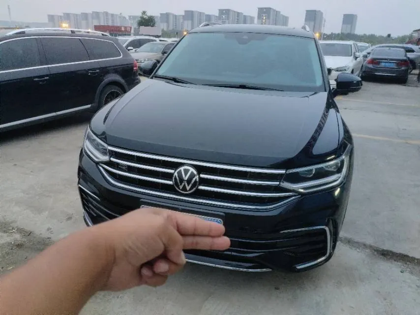 Volkswagen 2023 Tiguan L R-Line 2.0TSI 330TSI Two-Drive R-Line Yuexiang Edition (Revised) Automatic Gear 2