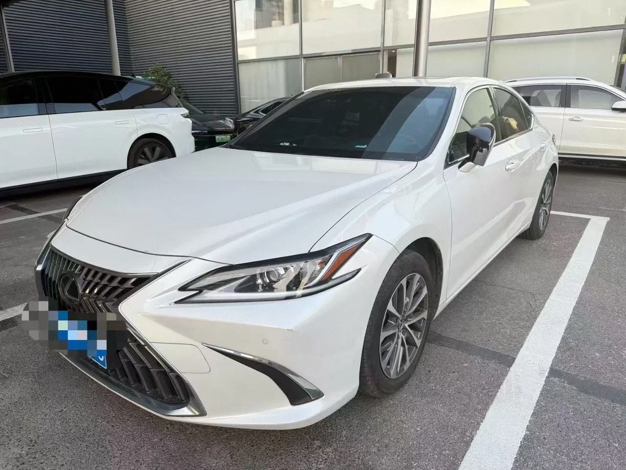 Открыть галерею: Lexus ES (Imported) 2024 ES200 2.0 Stepless Special Limited Edition Automatic Gear