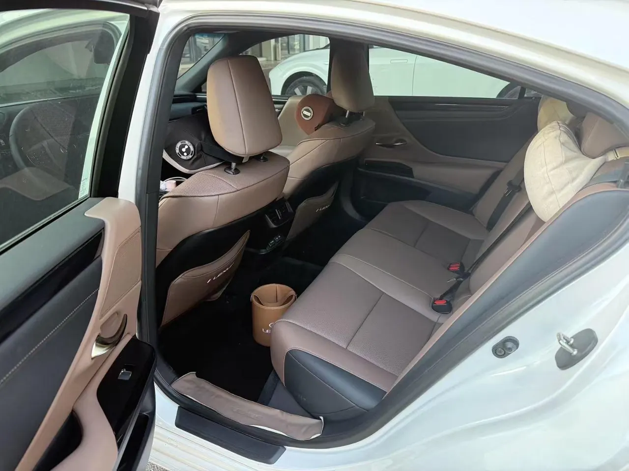 Lexus ES (Imported) 2024 ES200 2.0 Stepless Special Limited Edition Automatic Gear 5