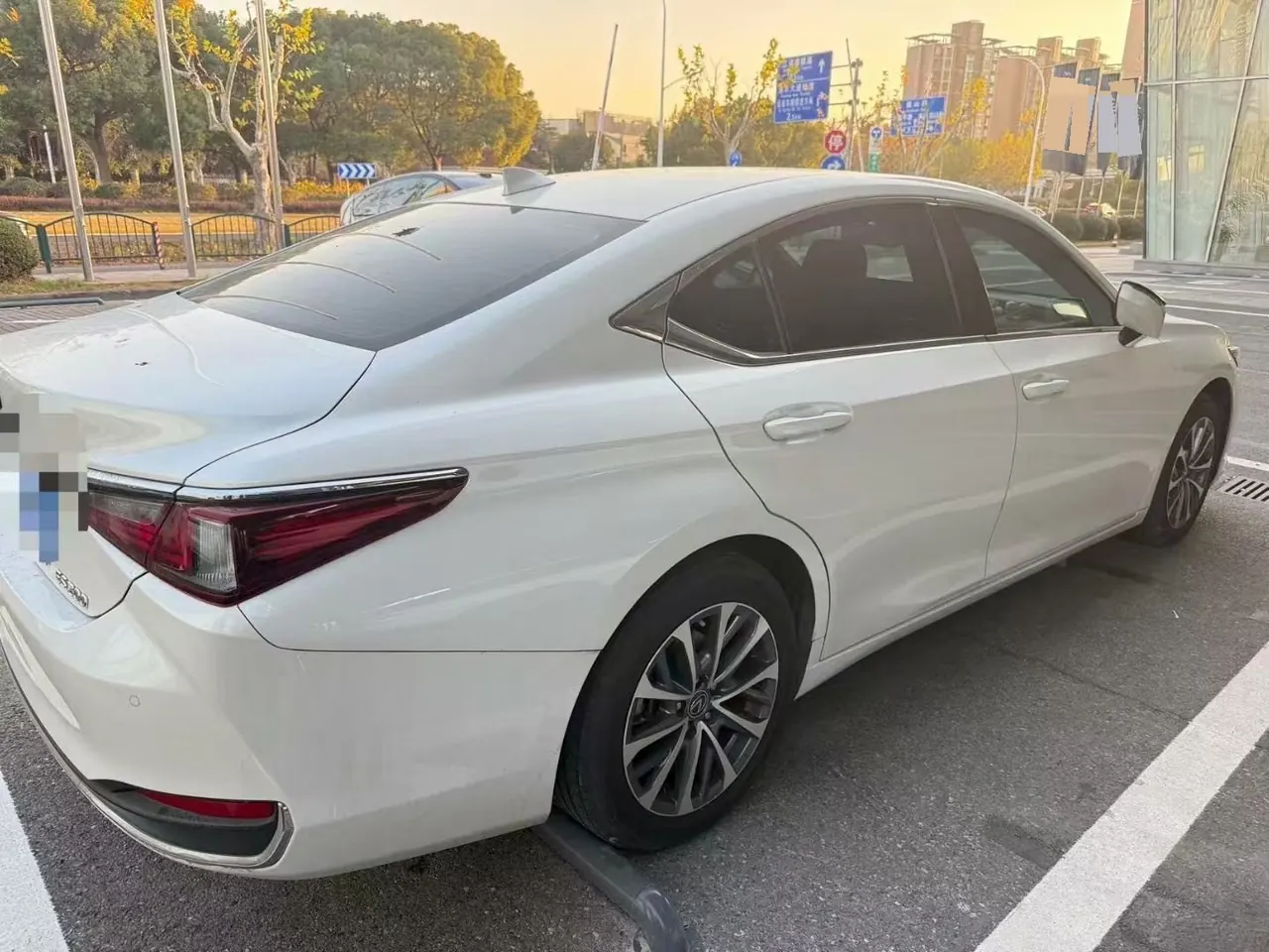 Lexus ES (Imported) 2024 ES200 2.0 Stepless Special Limited Edition Automatic Gear 7