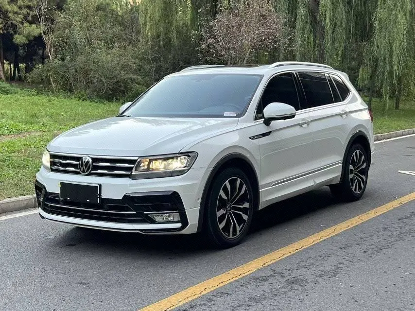 Открыть галерею: Volkswagen 2021 Tiguan L R-Line 2.0TSI 330TSI Two-Drive Overdrive Automatic Gear