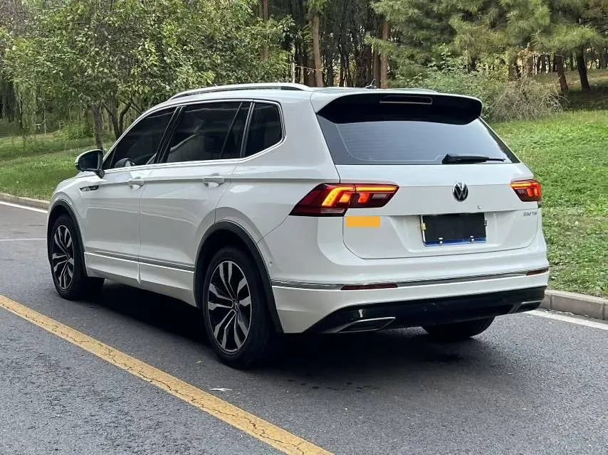 Volkswagen 2021 Tiguan L R-Line 2.0TSI 330TSI Two-Drive Overdrive Automatic Gear 6