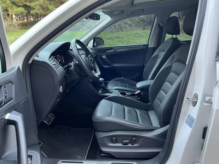 Volkswagen 2021 Tiguan L R-Line 2.0TSI 330TSI Two-Drive Overdrive Automatic Gear 9