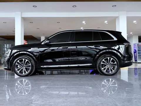 AITO 2026 AITO M7 extended range Ultra 4-wheel drive version 6 seats (192-line laser Radar) automatic gear 2