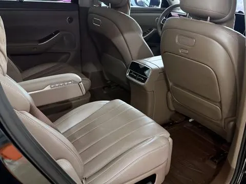 AITO 2026 AITO M7 extended range Ultra 4-wheel drive version 6 seats (192-line laser Radar) automatic gear 6