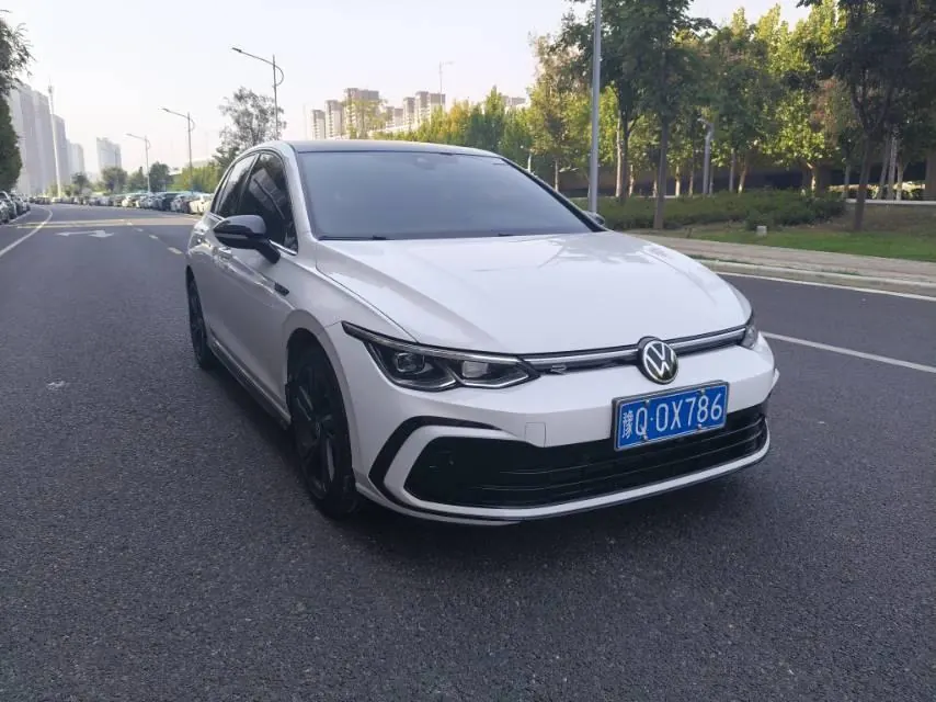 Open image lightbox: Volkswagen 2021 Golf 8 R-Line 1.4TSI 280TSI Automatic