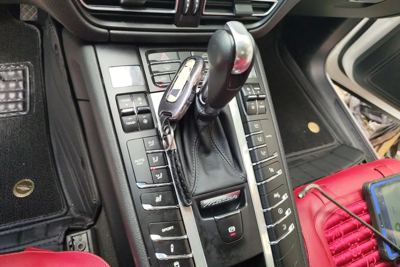 Porsche Macan (Imported) 2021 Macan 2.0T Automatic Gear 7