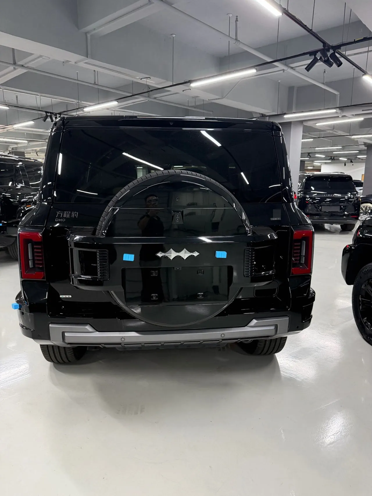 FangChengBao 2026 Leopard 8 2.0T Stepless Flash Charge 7-seat Automatic Gear 6