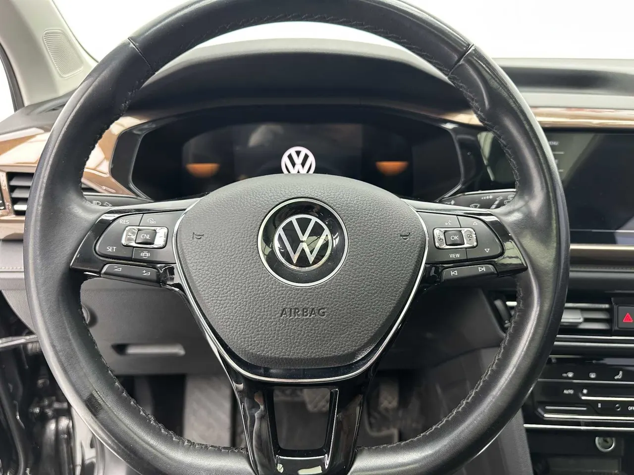 Volkswagen 2022 Tuyue 1.4TSI 280TSI Two-Drive Deluxe Automatic Gear 16