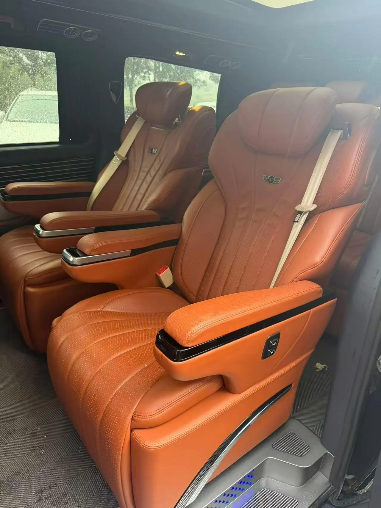 Mercedes Benz V 2021V 260 L 2.0T Premium Edition Automatic Gear 4