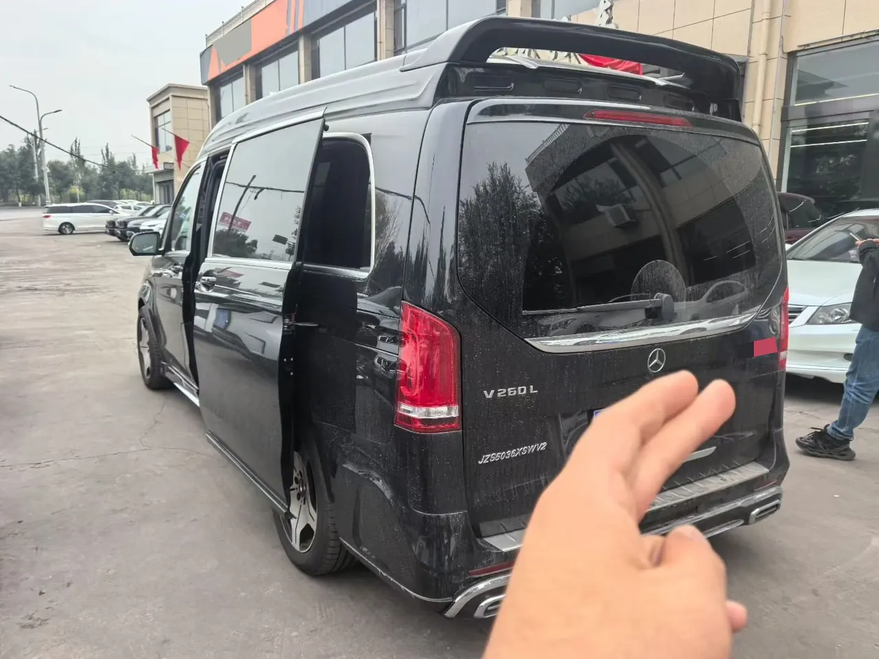 Mercedes Benz V 2021V 260 L 2.0T Premium Edition Automatic Gear 6
