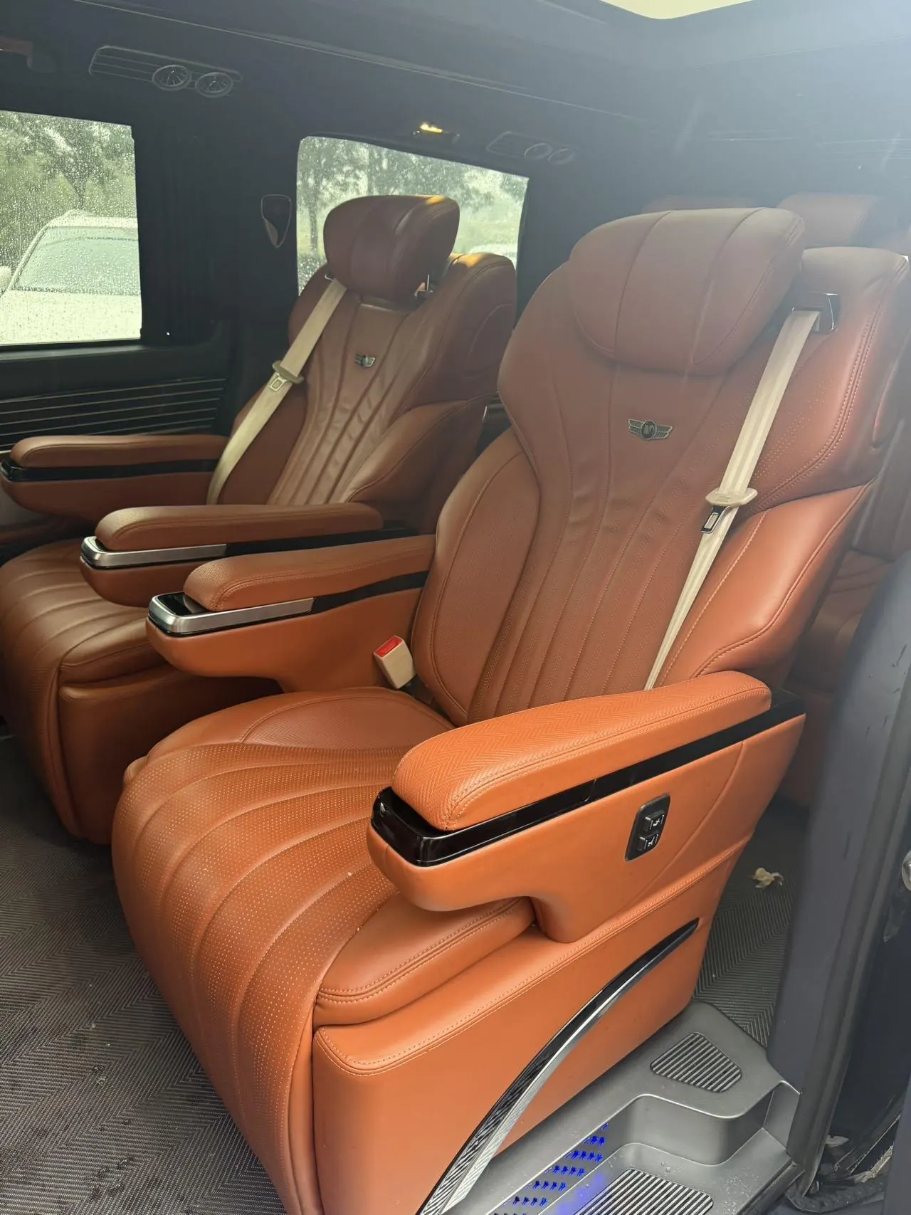 Mercedes Benz V 2021V 260 L 2.0T Premium Edition Automatic Gear 8