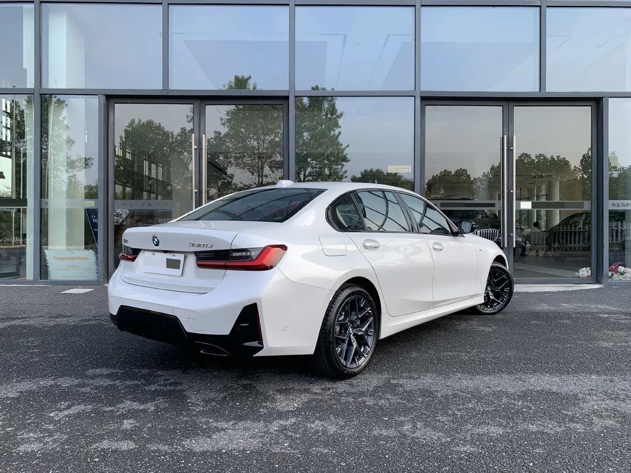 BMW 3 Series 2026 330Li 2.0T M Sports Obsidian Night Suit Automatic Gear 3