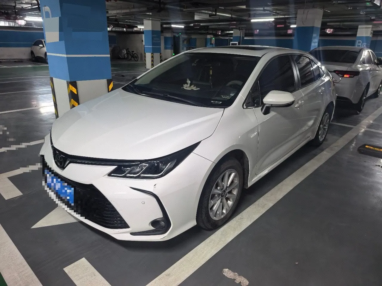 打开图片灯箱:Toyota 2021 corolla 1.2T stepless elite PLUS version of automatic gear