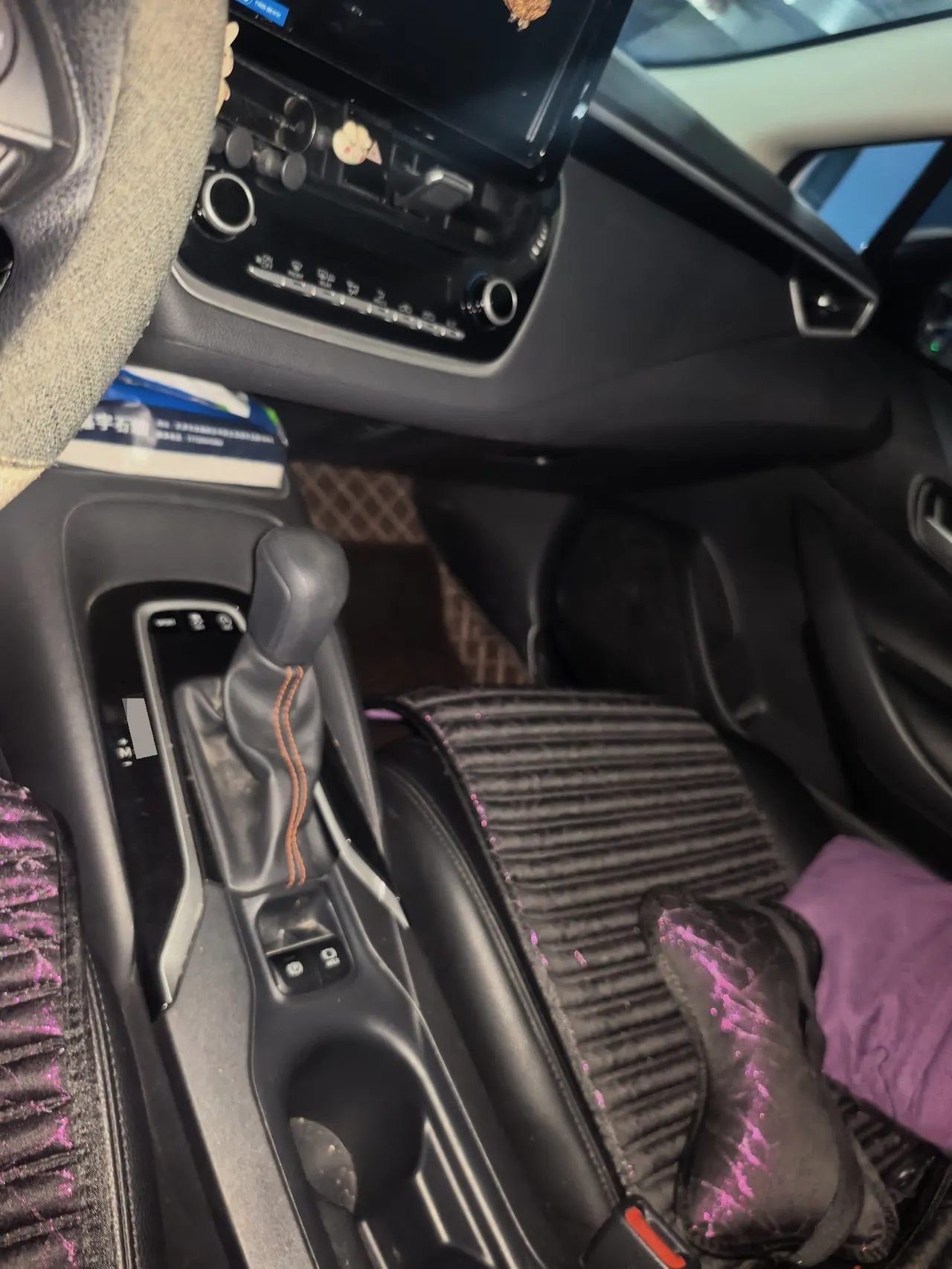 Toyota 2021 corolla 1.2T stepless elite PLUS version of automatic gear 2