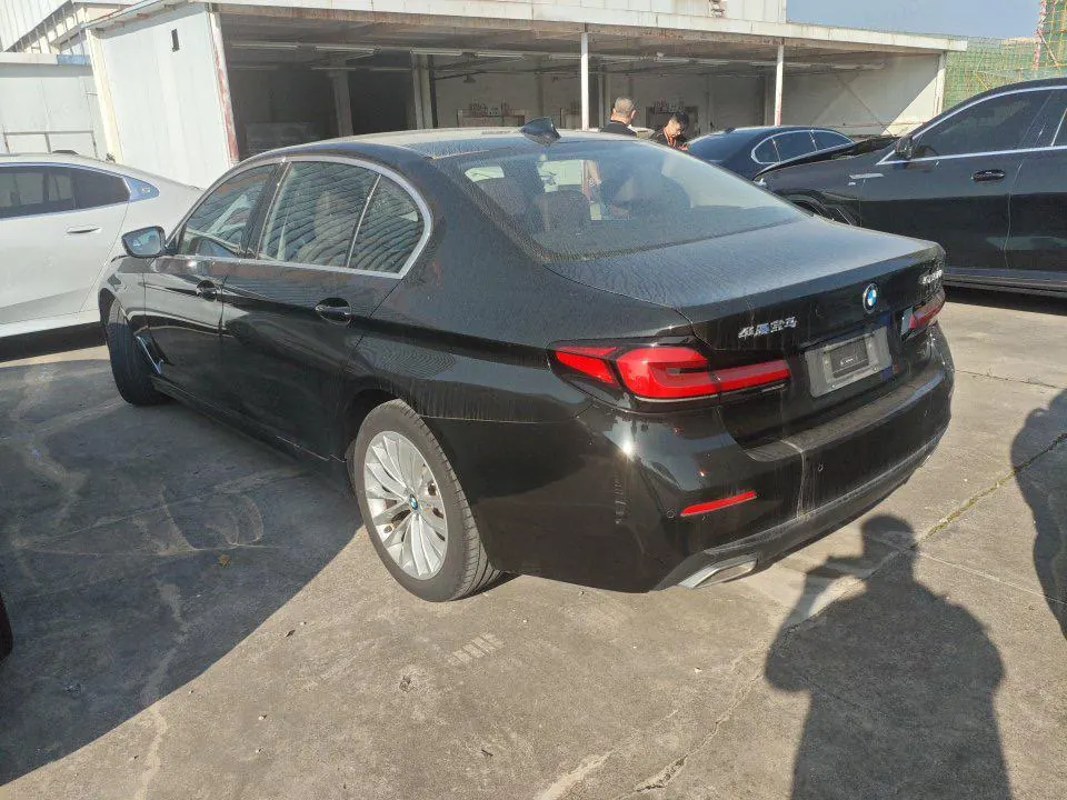 BMW 5 Series 2022 525Li 2.0T Luxury Suit (Change 2) Automatic Gear 3