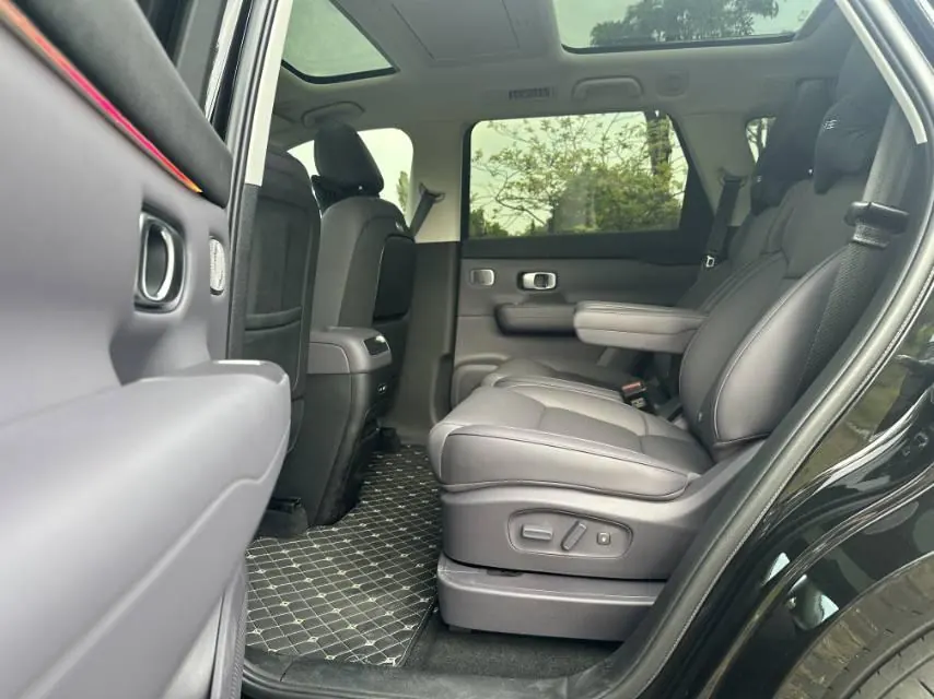 Leapmotor 2026 C 16 280 Laser Radar Zhizun Edition 6-seat Automatic Gear 3