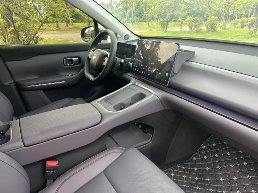 Leapmotor 2026 C 16 280 Laser Radar Zhizun Edition 6-seat Automatic Gear 4
