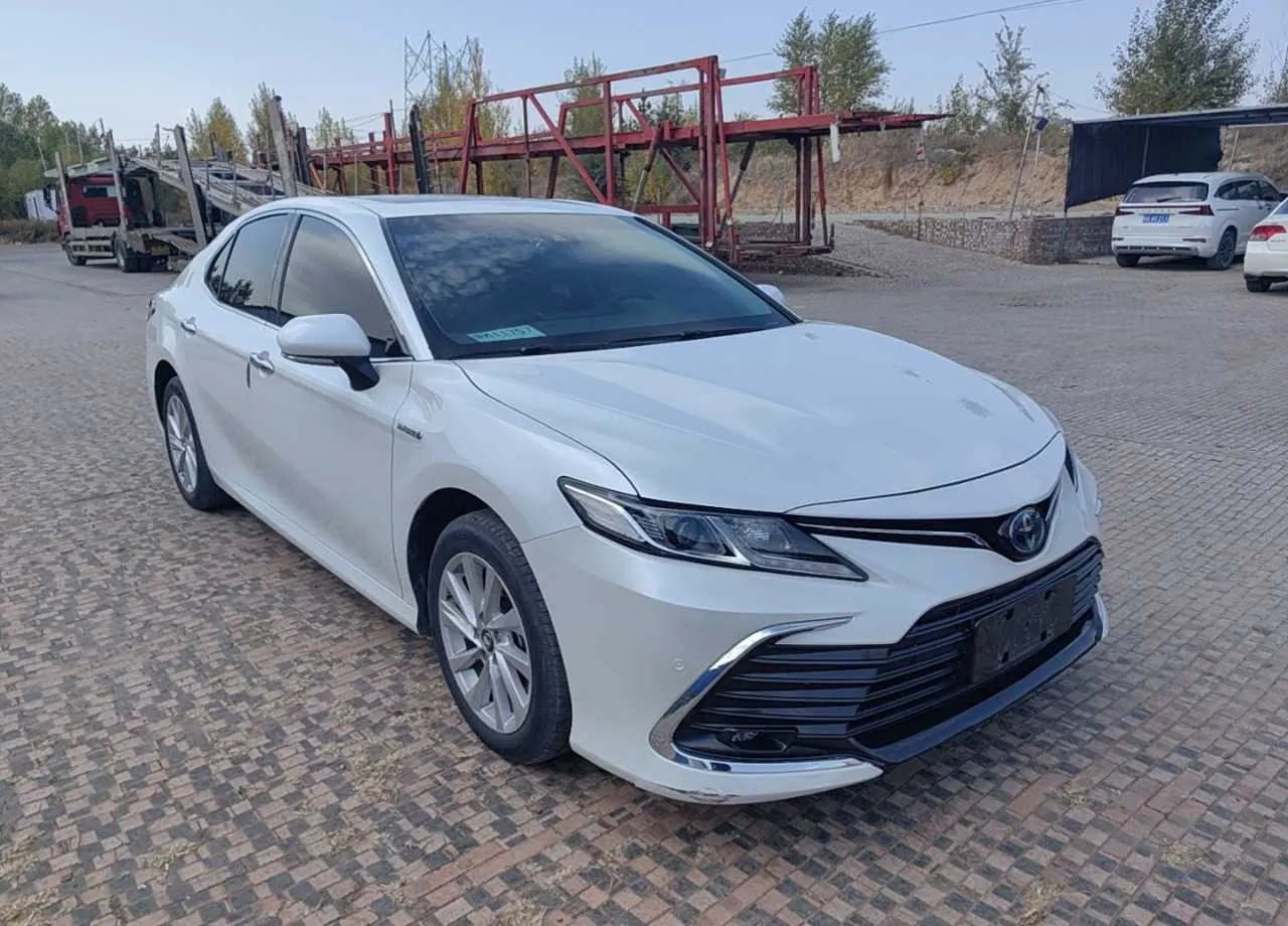 Toyota 2021 Camry Dual Engine 2.5HGVP Stepless Leading Edition Automatic Gear 3