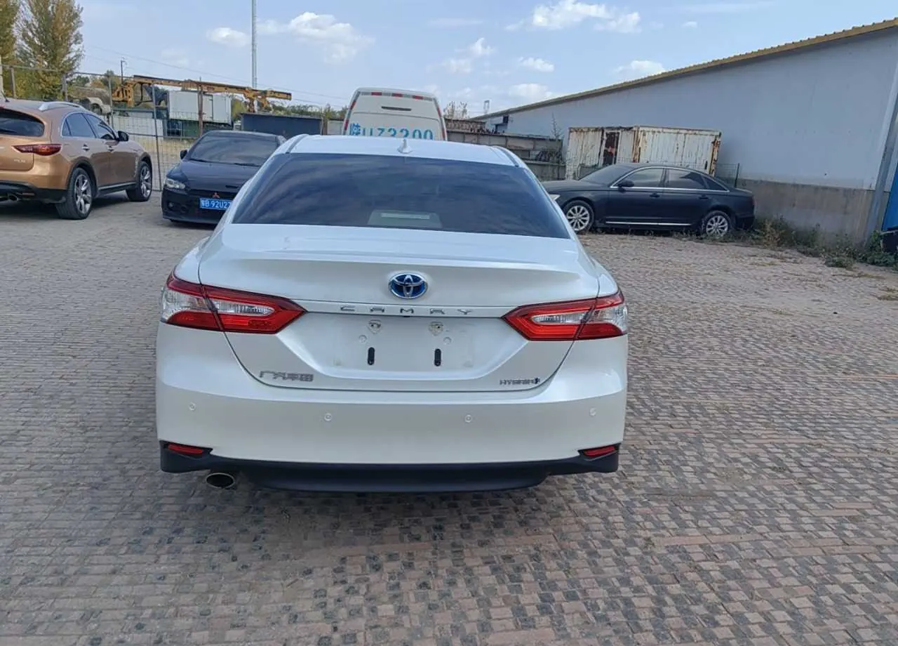 Toyota 2021 Camry Dual Engine 2.5HGVP Stepless Leading Edition Automatic Gear 5