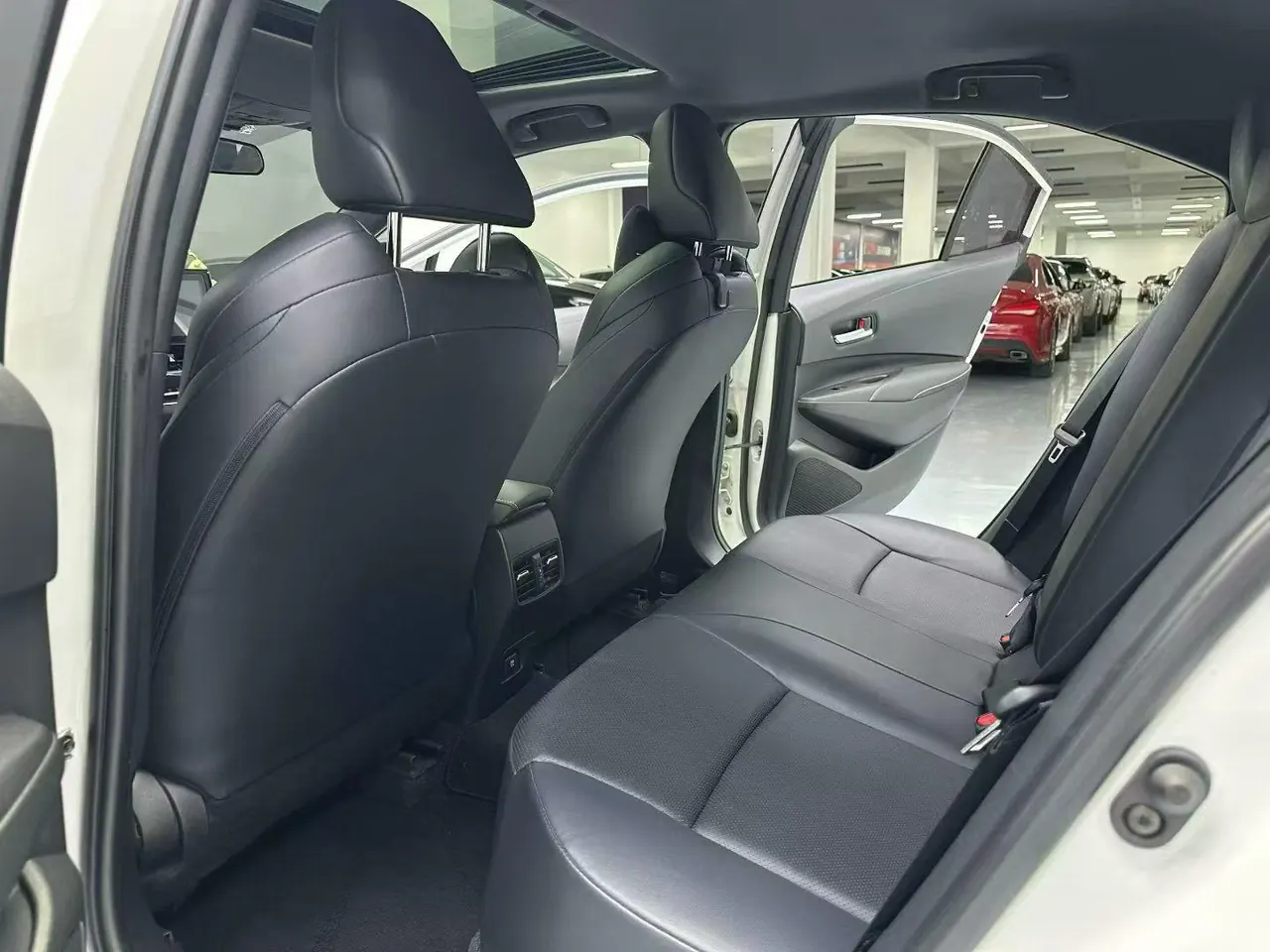 Toyota 2021 Lei Ling 1.2T Stepless 185T Deluxe Automatic Gear 3