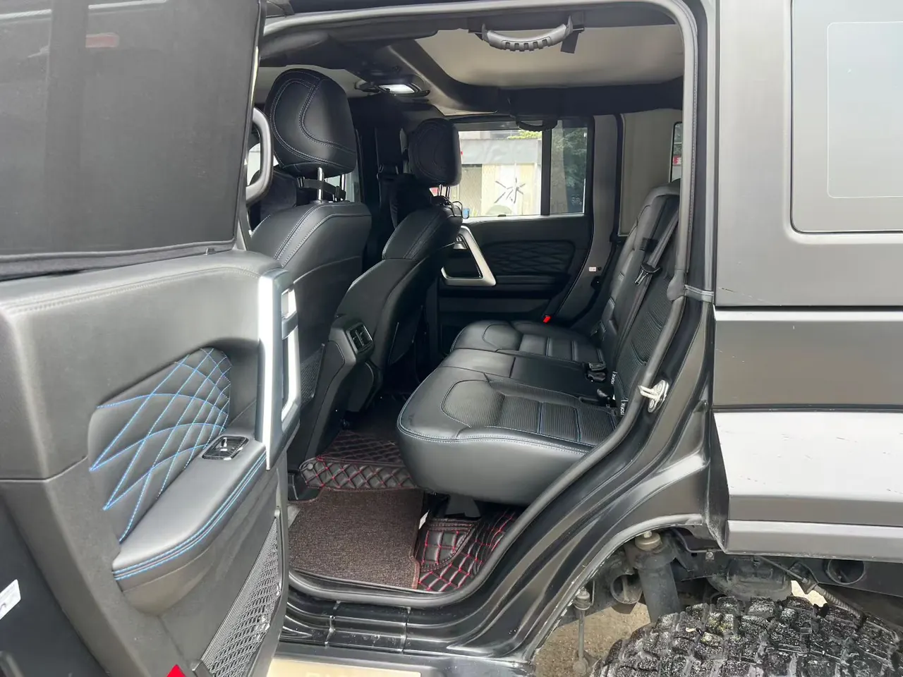 Beijing 2021 BJ40 2.0T four-wheel drive blade hero version chivalrous automatic gear 5
