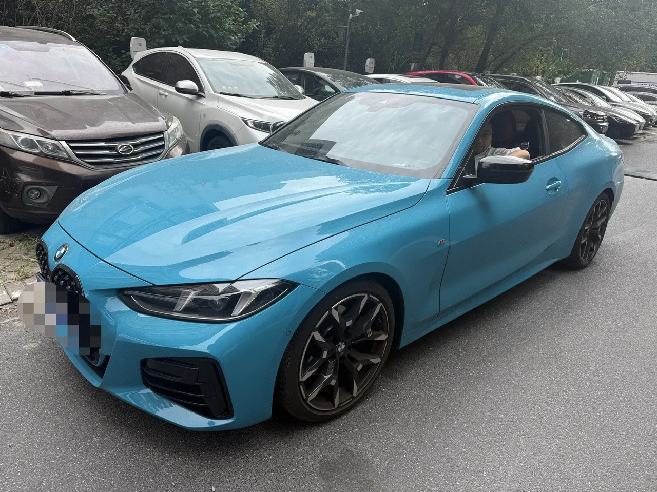 Открыть галерею: BMW 4 Series (Imported) 2024 430i Coupe 2.0T M Sport Night Edition Automatic