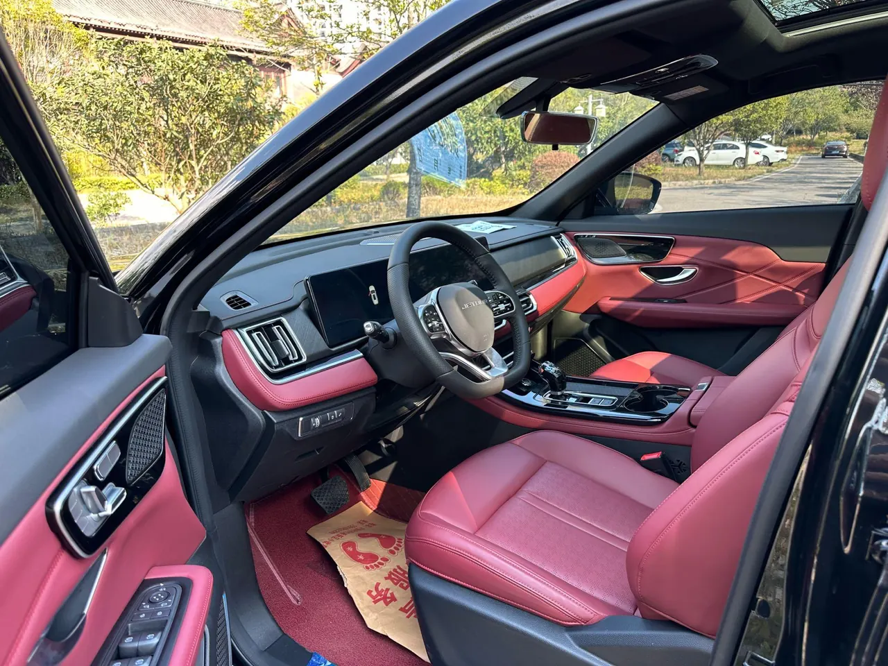Jetour 2026 X70 PLUS 1.5T Comfortable 5-seat Automatic Gear 3