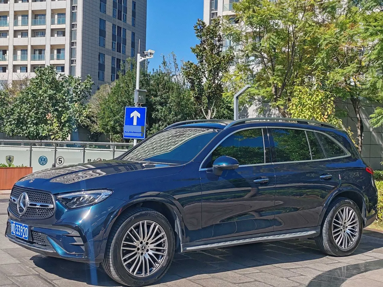 打开图片灯箱:Mercedes Benz 2023 GLC 300 L 4MATIC 48V 2.0T dynamic 5-seat automatic gear