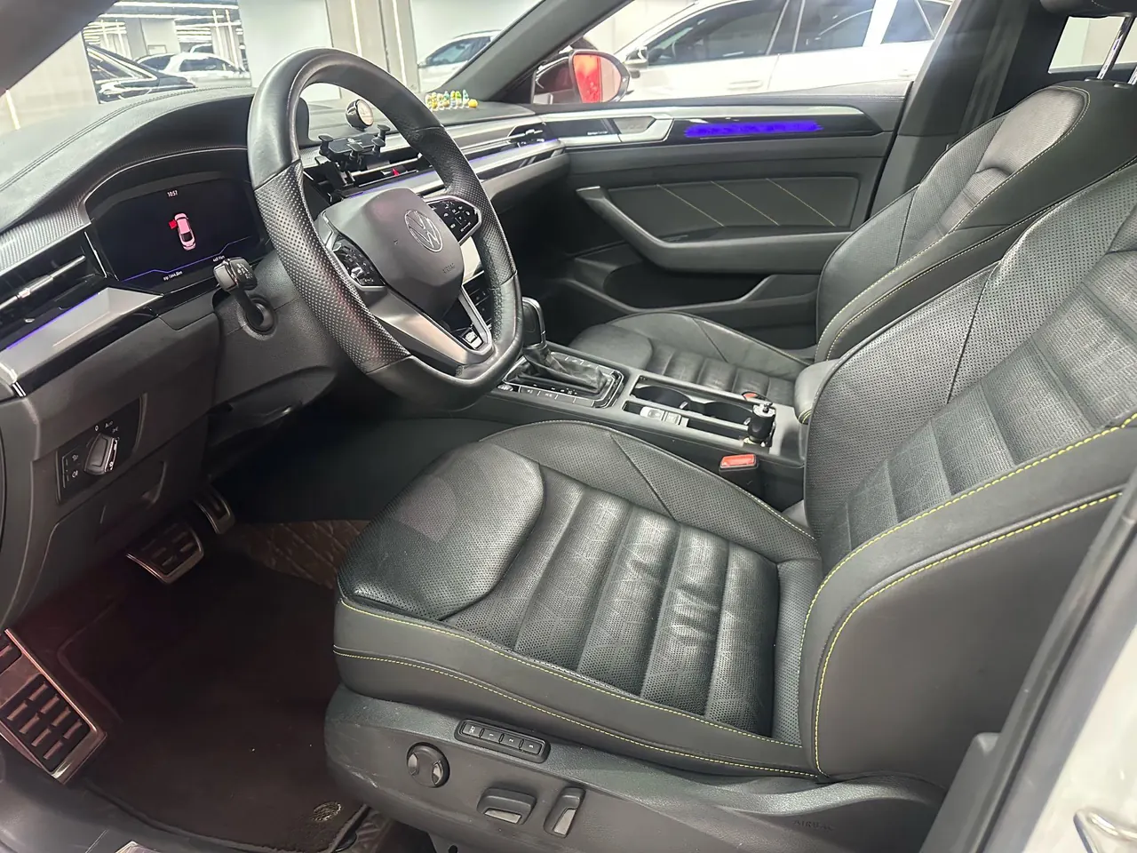 Volkswagen 2023 CC 2.0TSI 380TSI eye-catching automatic gear 5