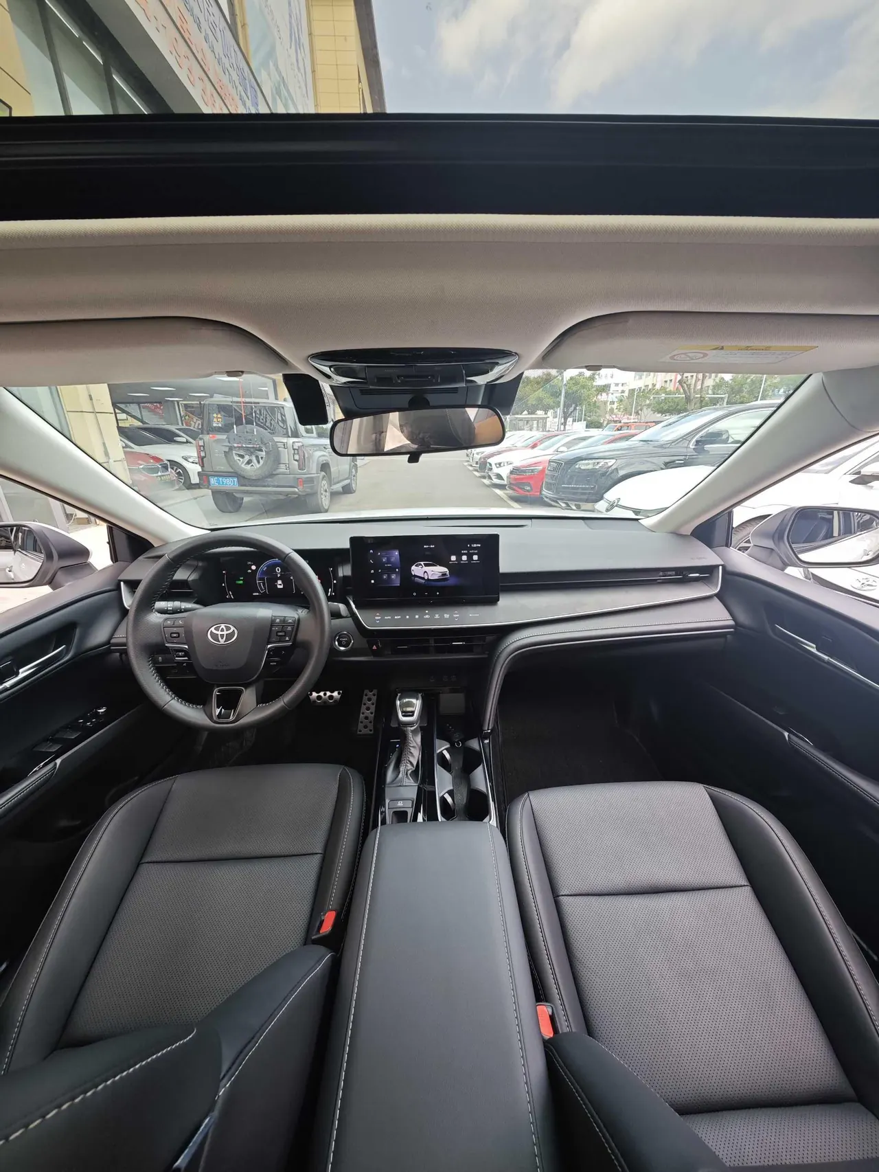 Toyota 2026 Camry Double Engine 2.0HSE Stepless Sports Lite Edition Automatic Gear 4