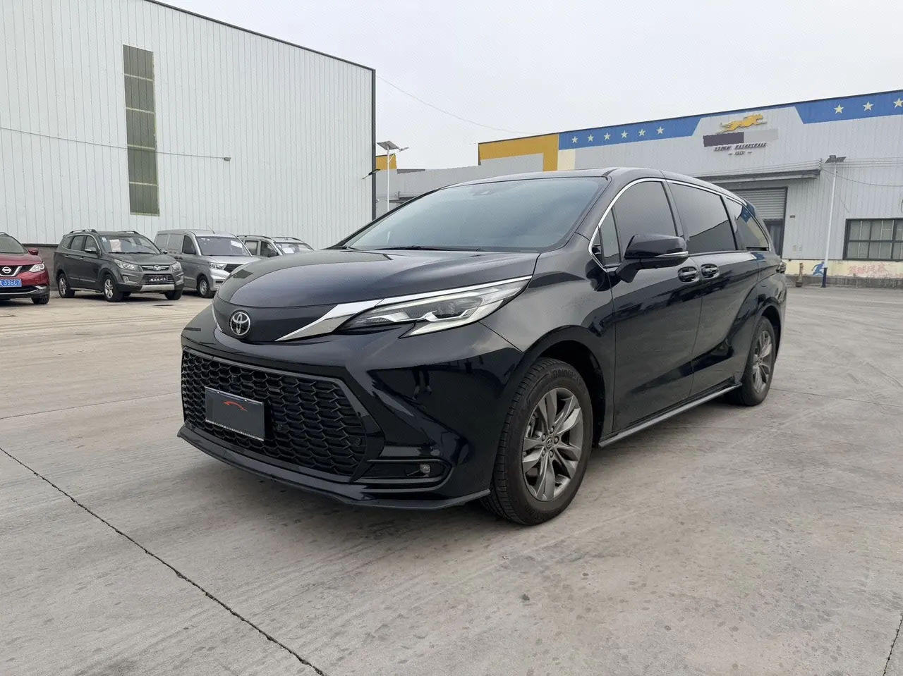 Open image lightbox: Toyota 2026 Sana 2.5 Stepless Two-Drive Comfort Edition Automatic Transmission