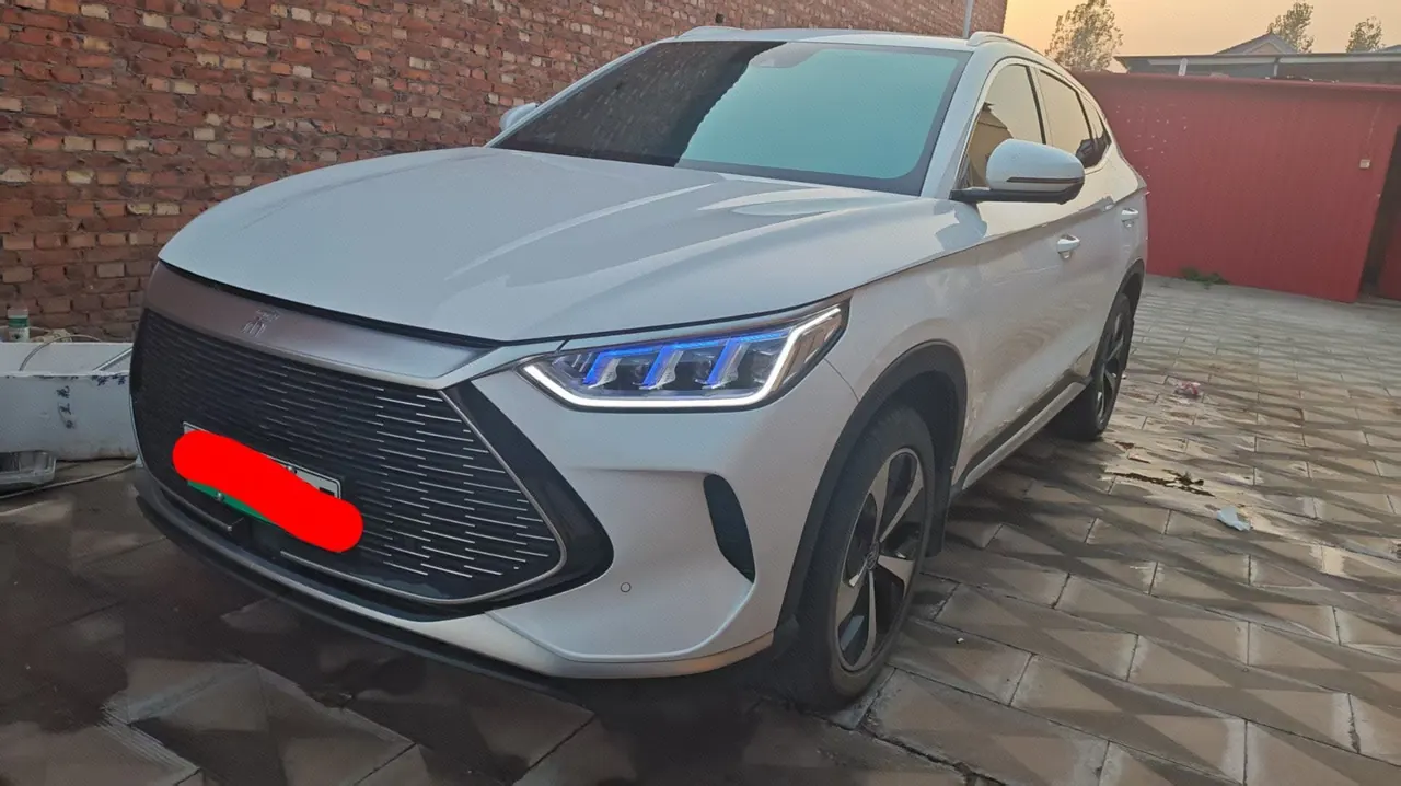BYD Song PLUS New Energy 2021 Song PLUS DM-i 1.5 Stepless 51KM Honorable Automatic Gear - View 1
