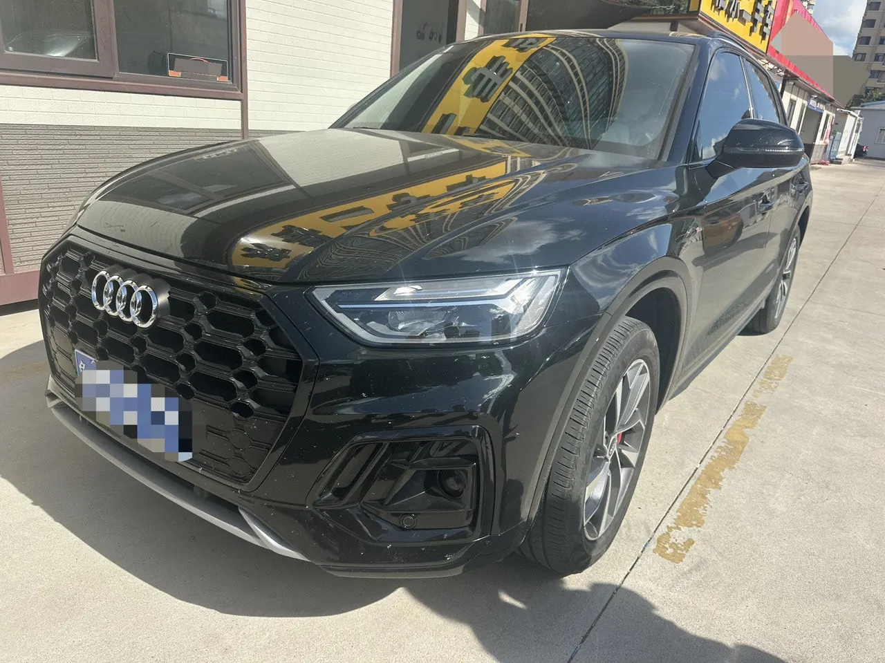 Open image lightbox: Audi 2024 Q5L 2.0TFSI 40TFSI luxury dynamic automatic