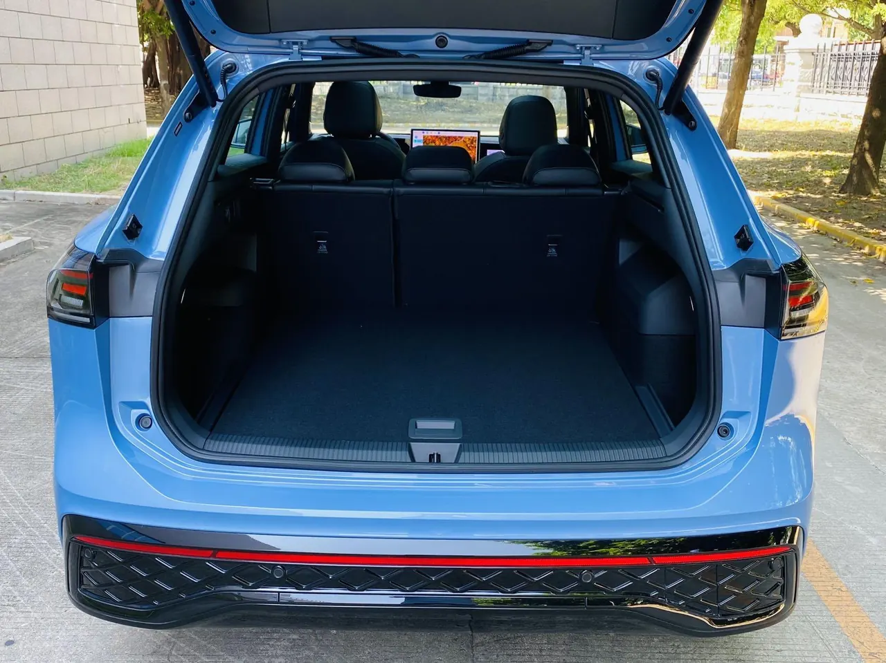 Volkswagen 2026 Tiguan L PRO 2.0TSI 380TSI Four-wheel Drive R-Line Smart Edition Automatic Gear 7