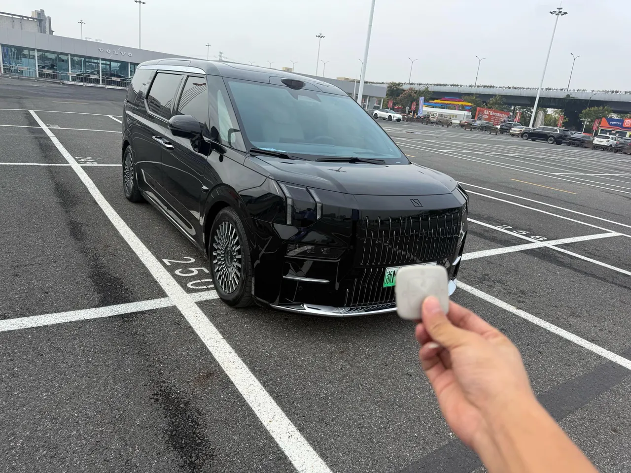 Zeekr 2024 Zeekr 009 six-seat executive version four-wheel drive 108kWh automatic gear 3
