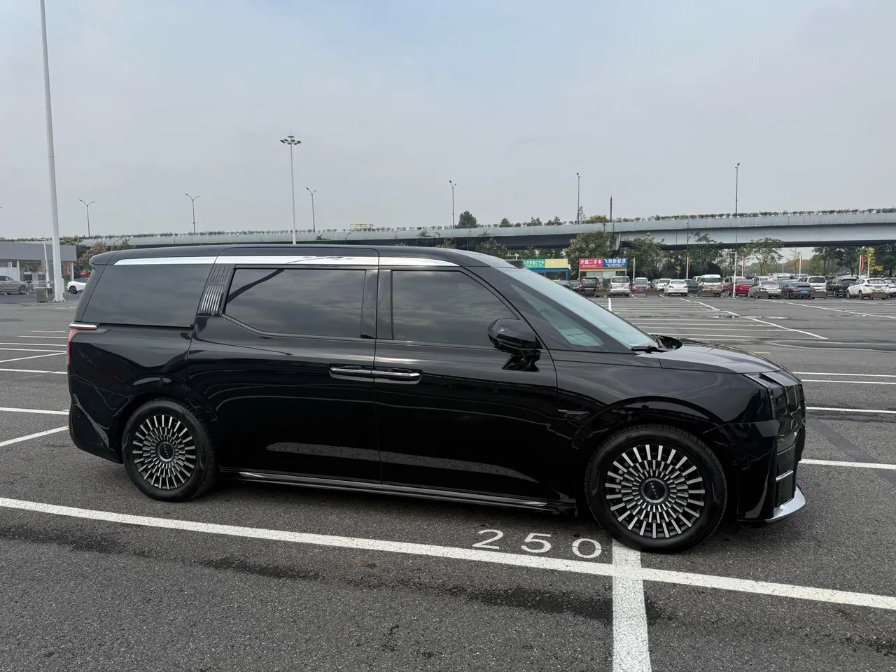 Zeekr 2024 Zeekr 009 six-seat executive version four-wheel drive 108kWh automatic gear 4