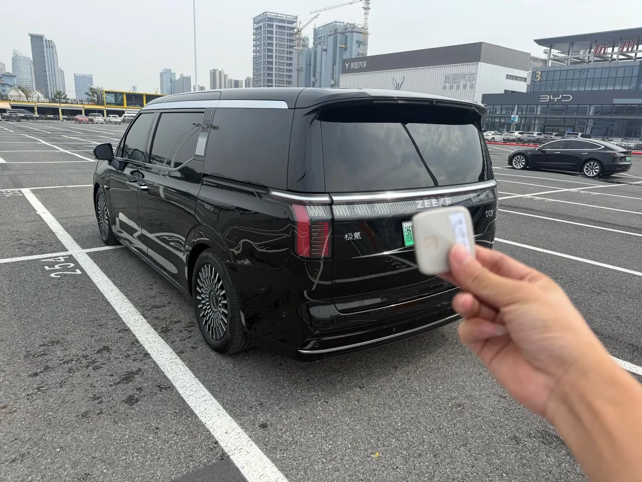 Zeekr 2024 Zeekr 009 six-seat executive version four-wheel drive 108kWh automatic gear 8