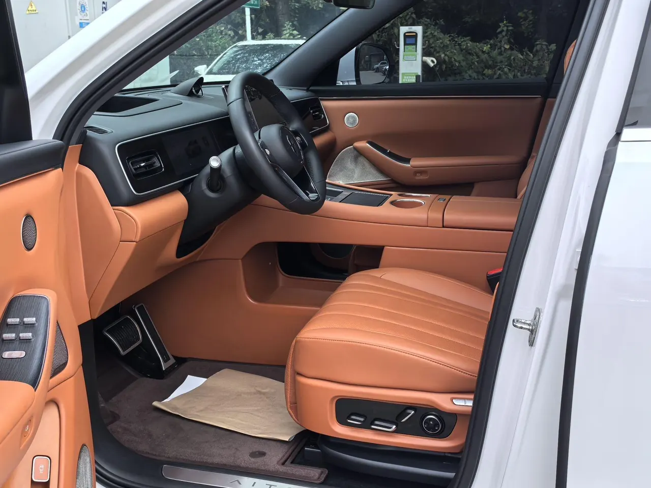 AITO 2026 AITO M7 extended range Ultra 4-wheel drive version 6 seats (192-line laser Radar) automatic gear 4
