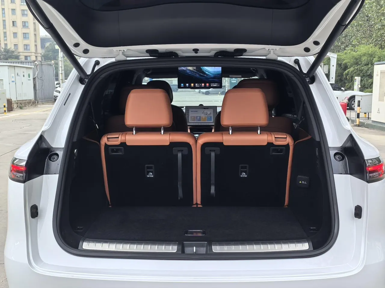 AITO 2026 AITO M7 extended range Ultra 4-wheel drive version 6 seats (192-line laser Radar) automatic gear 7