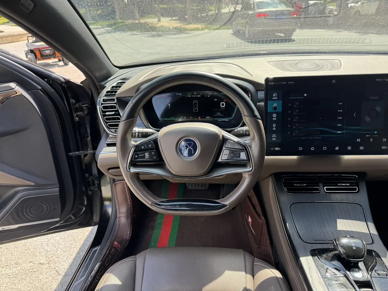 BYD 2020 Han DM 2.0T 4-wheel drive performance version noble automatic gear 7
